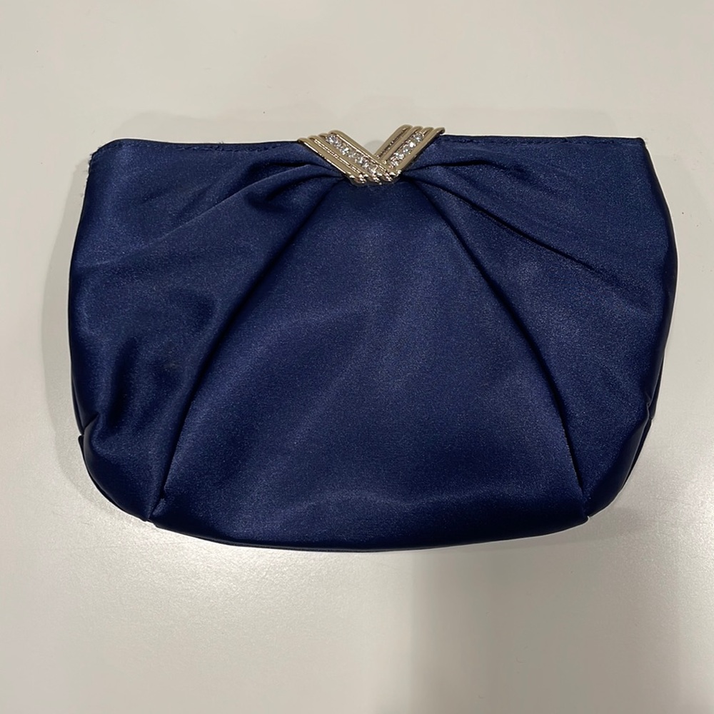 Landry facile frame clutch